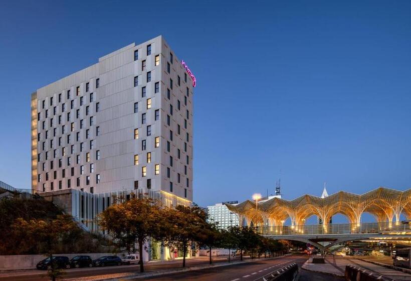 Отель Moxy Lisboa Oriente