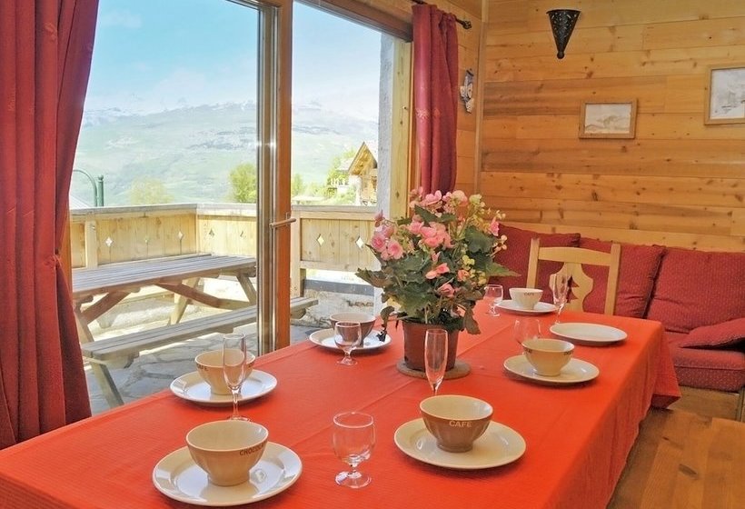 New And Modern Chalet Just 350 M From The Ski Lifts