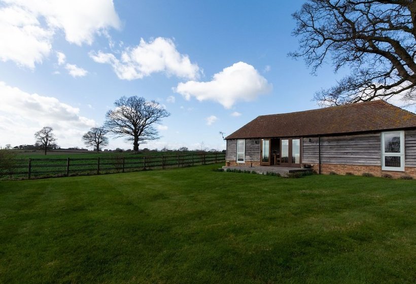 Nicely Furnished Cottage In Bilsington Countryside