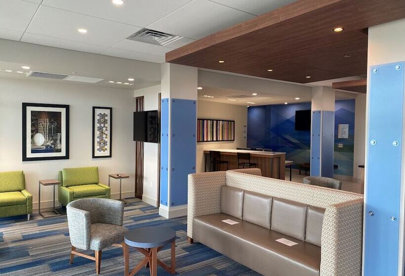 هتل Holiday Inn Express & Suites   Madison West   Middleton, An Ihg