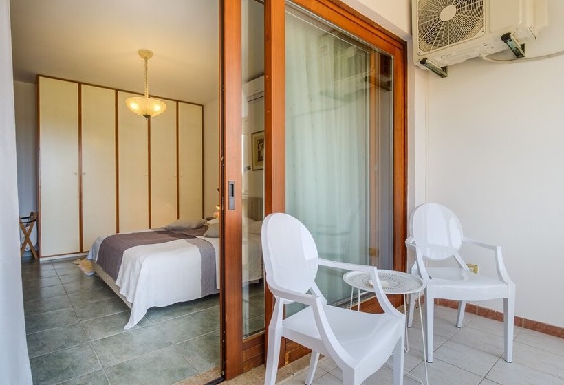 פנסיון Room Alma 1