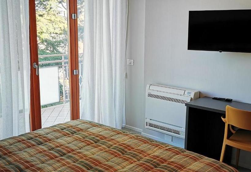 ペンション Casa Dora