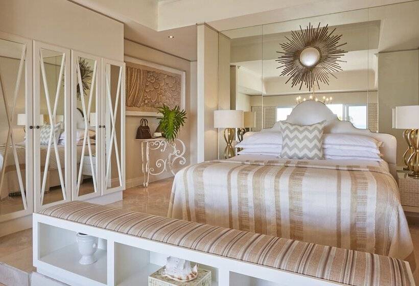 Twelve Apostles Hotel & Spa