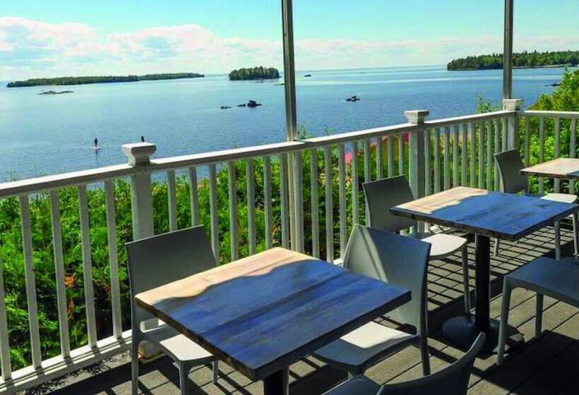 هتل Auberge Des Iles