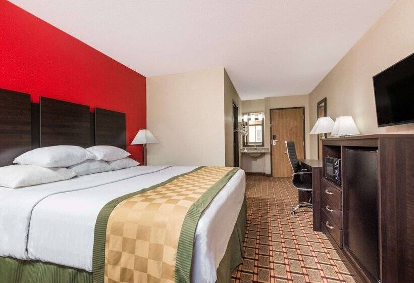 בית מלון כפרי Days Inn By Wyndham Muncie Ball State University