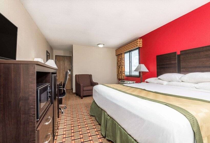 בית מלון כפרי Days Inn By Wyndham Muncie Ball State University