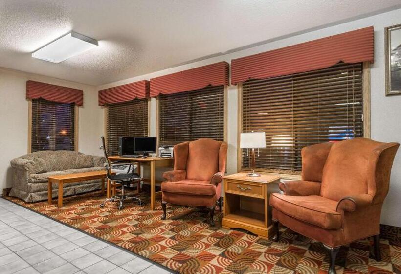 בית מלון כפרי Days Inn By Wyndham Muncie Ball State University