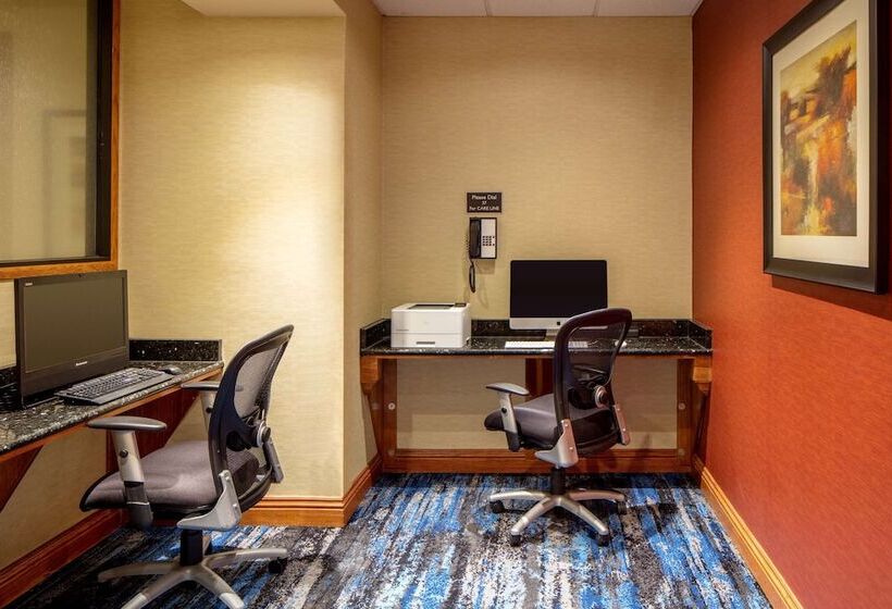 בית מלון כפרי Doubletree Suites By Hilton Minneapolis Downtown