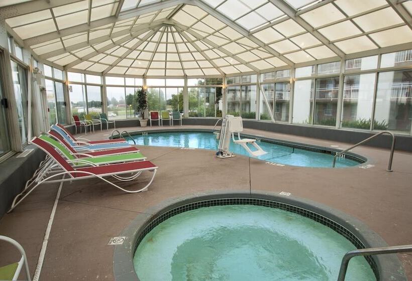 هتل Lamplighter Inn And Suites  North