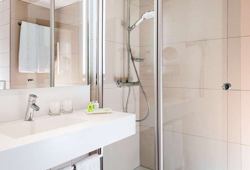 هتل NH Dusseldorf City Nord