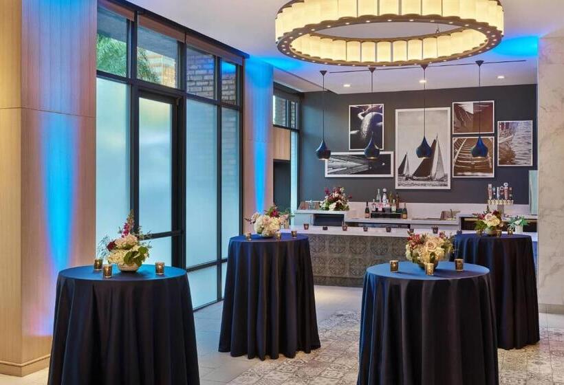 هتل Republic San Diego, Autograph Collection