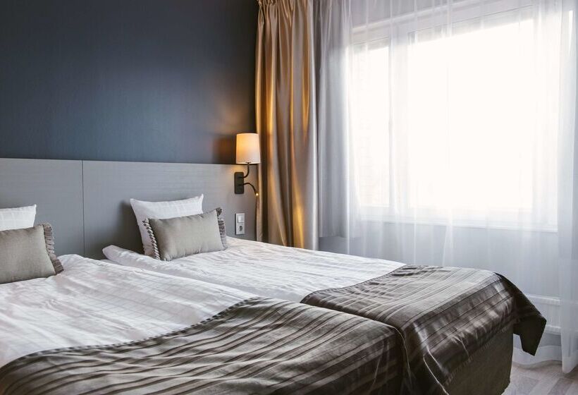 هتل Scandic Star Sollentuna