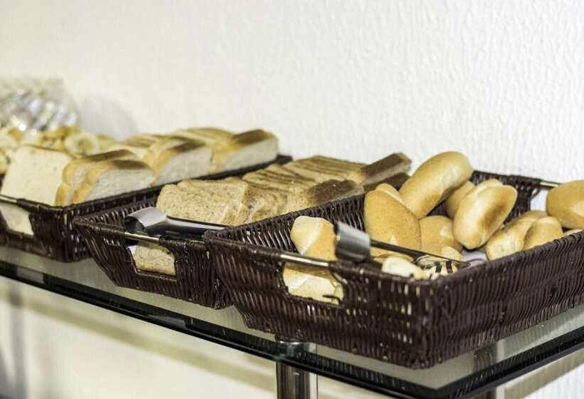 اقامتگاه Rede Andrade Coimbra