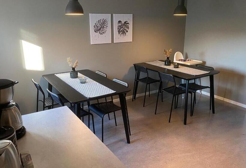 De La Gardie Park Vandrarhem Hostel