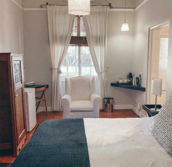 بنسيون Ebony Lodge