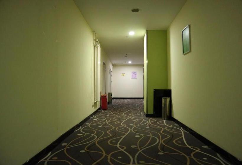 Отель 7days Inn Changchun Hongqi Street University Town Nanhu Plaza Branch