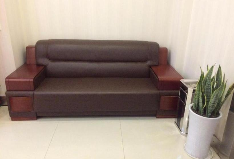 Hotel 7days Inn Xinyang Railway Station Square Branch