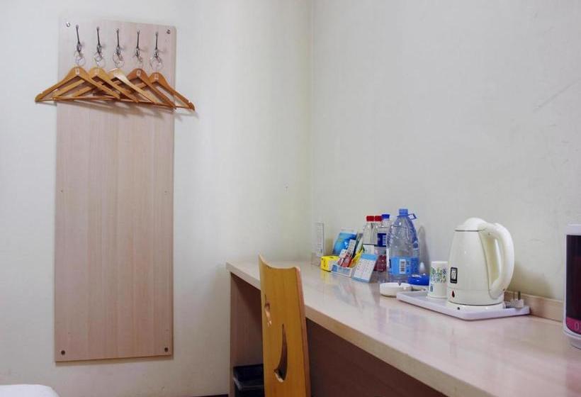 Hotel 7days Inn Xinyang Railway Station Square Branch