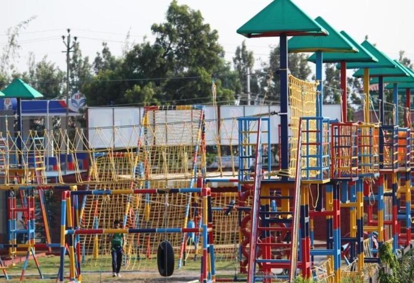 فندق High Spirit Resort And Playpark