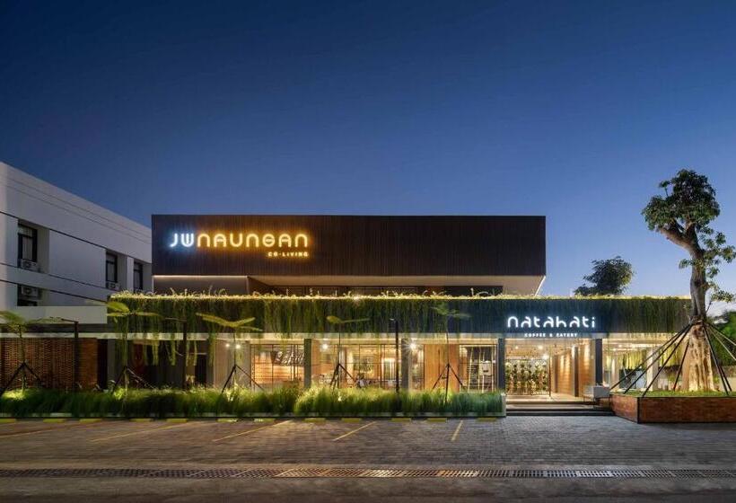هتل Jw Naungan Coliving