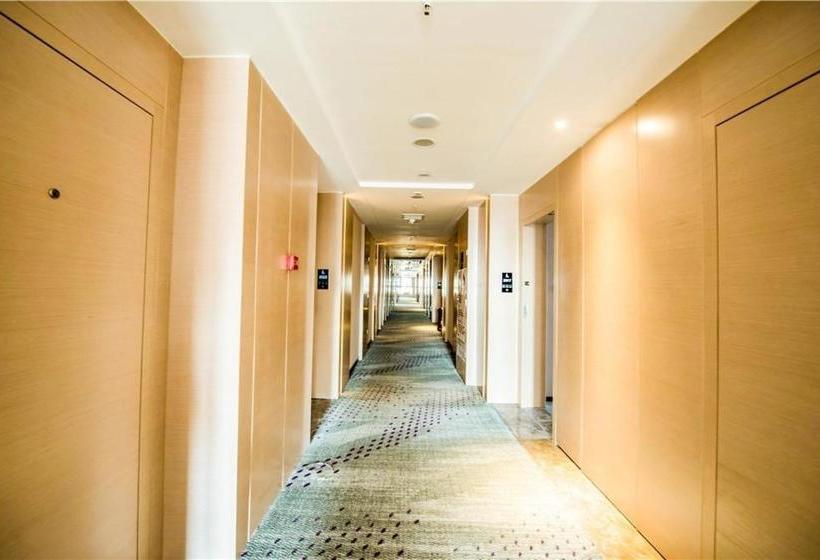 Lavande Hotel Luzhou Bbq New World