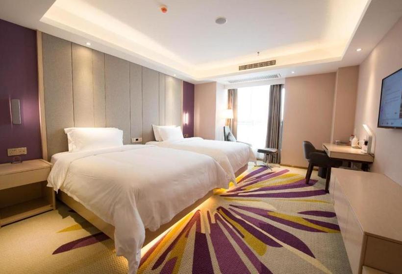 Lavande Hotel Luzhou Bbq New World