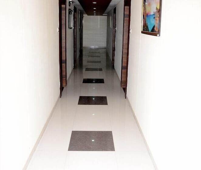 Отель The New Holiday Ii