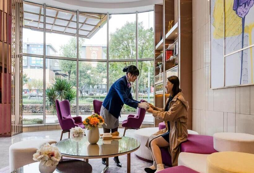 Lavande Hotel Luzhou Wanda Plaza Southwest Commercial City