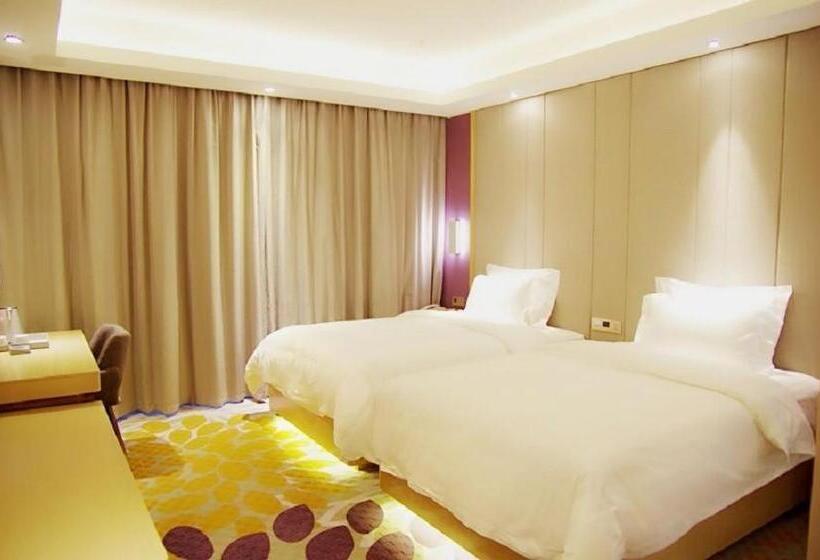 Lavande Hotel Neijiang High Speed Railway Station Peace Plaza