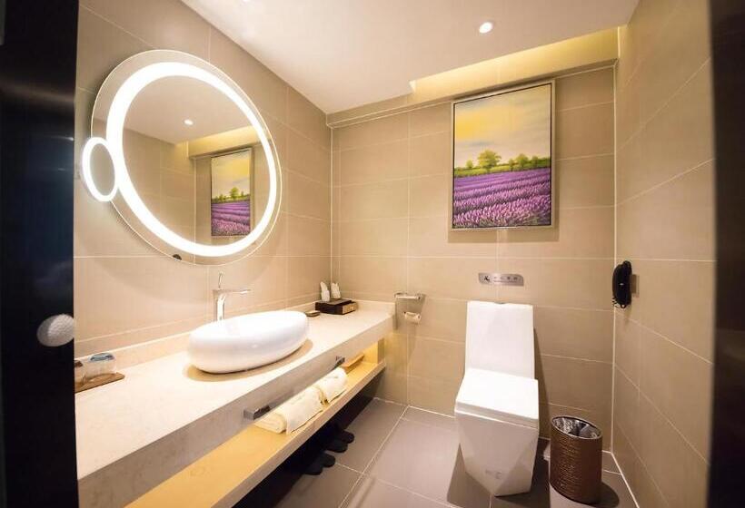 Lavande Hotel Urumqi High Speed Railway Wanda Plaza