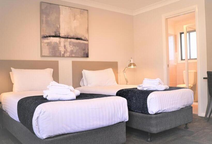 Eastend Studio Apartments