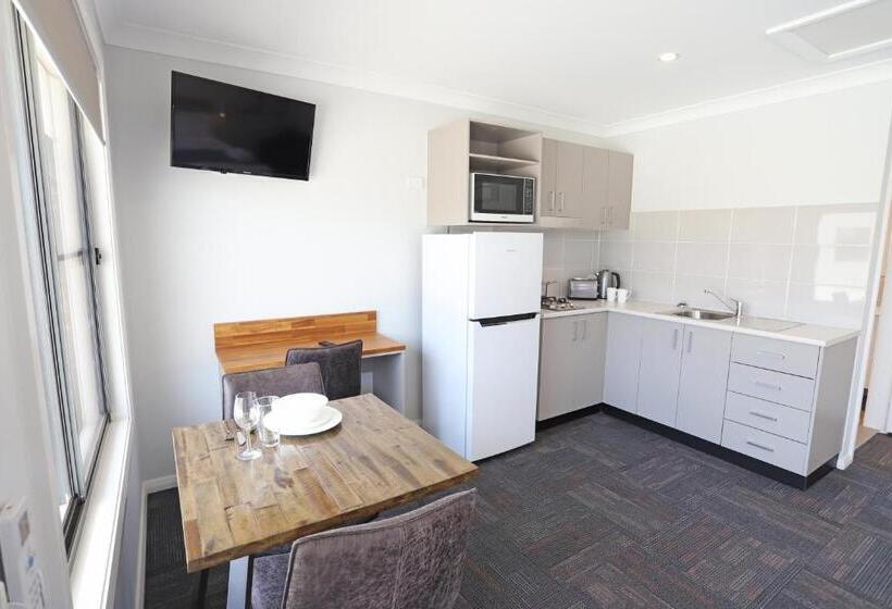Eastend Studio Apartments