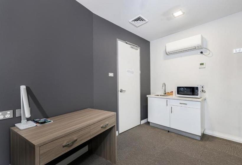 هتل Studios On King