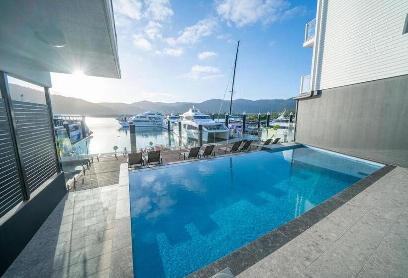 호텔 Harbour Cove