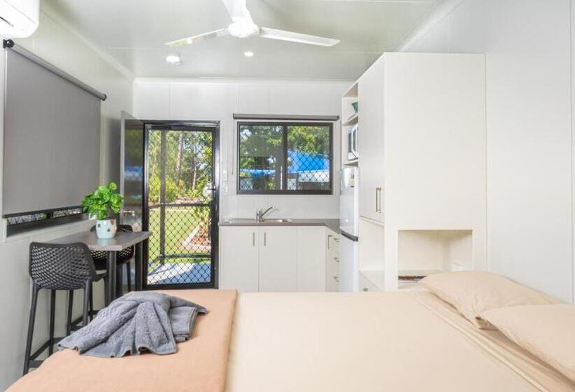 فندق Oasis Tourist Park