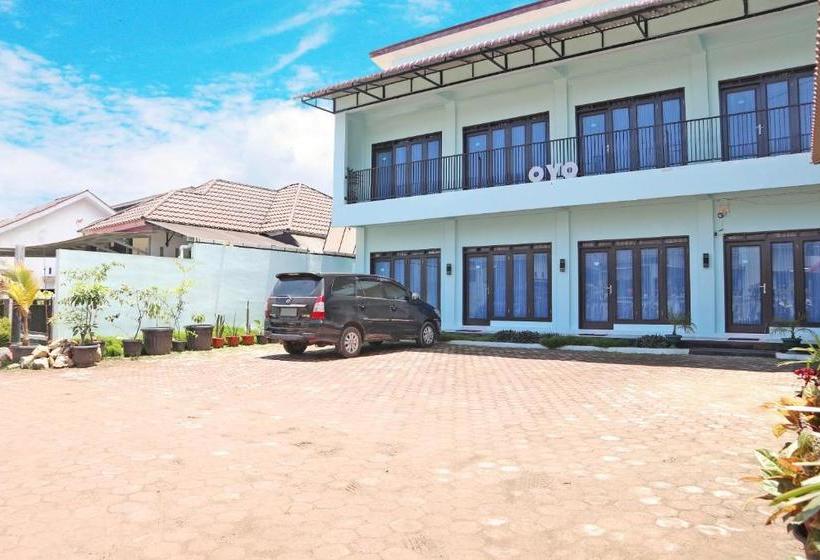 هتل Oyo 3114 Residence Dalimo