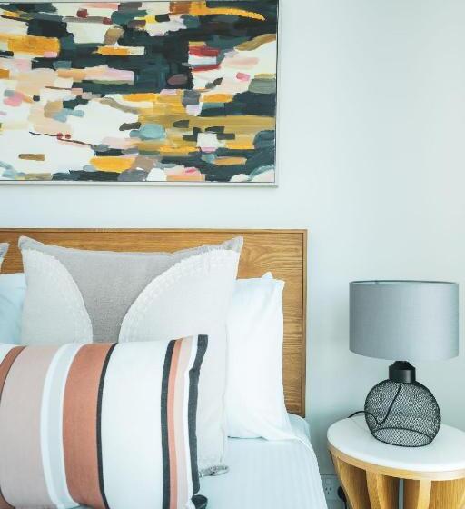 استراحتگاه Vue Broadbeach   Official