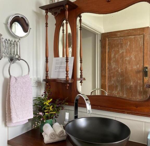 Bed and Breakfast Aashay Country Stay