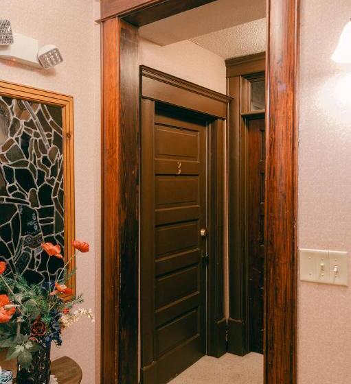 مبيت وإفطار The Wolf Manor