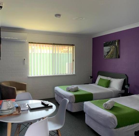 Golf View Motel