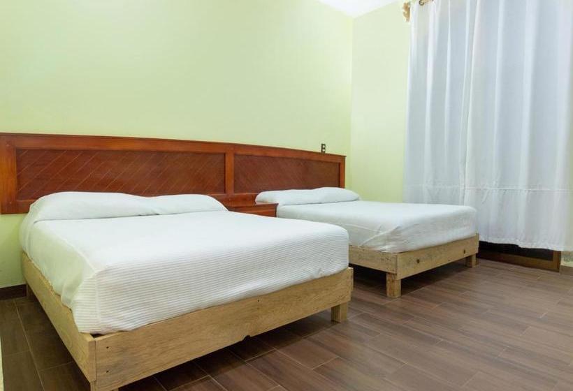 فندق Los Prismas