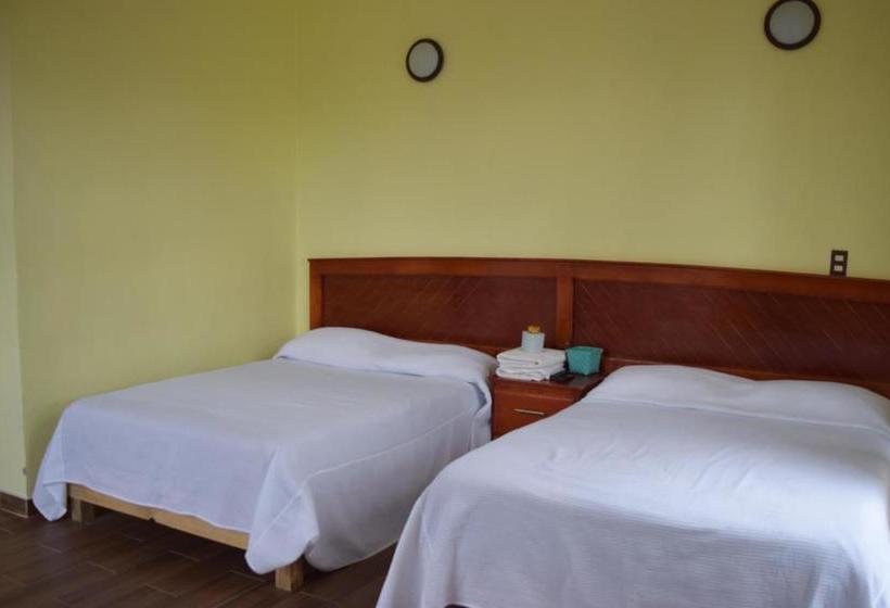 فندق Los Prismas