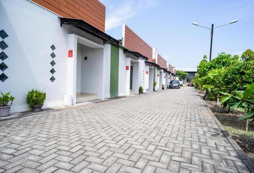 پانسیون Koolkost Syariah Near Transmart Tegal