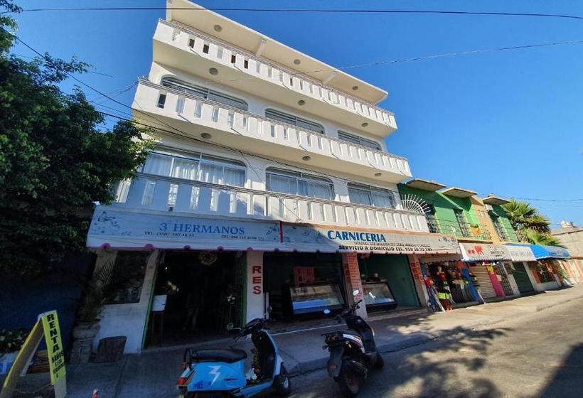 بنسيون Las Flores