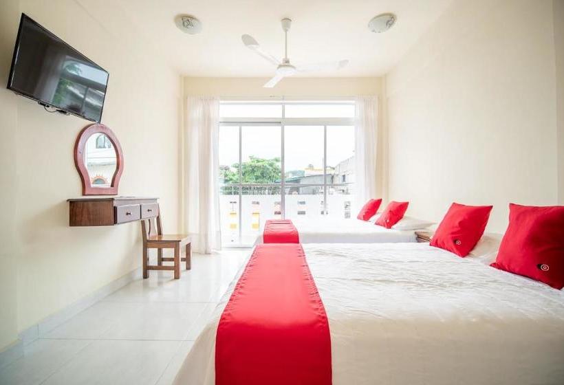 بنسيون Las Flores