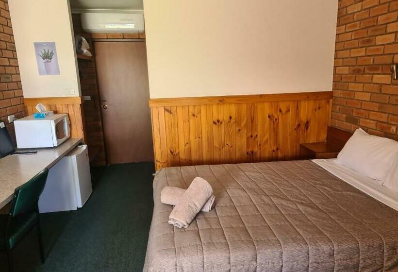 Regency Court Motel