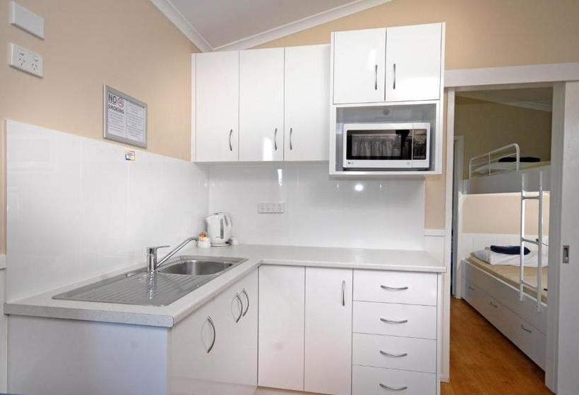 استراحتگاه Barrack Point Holidays