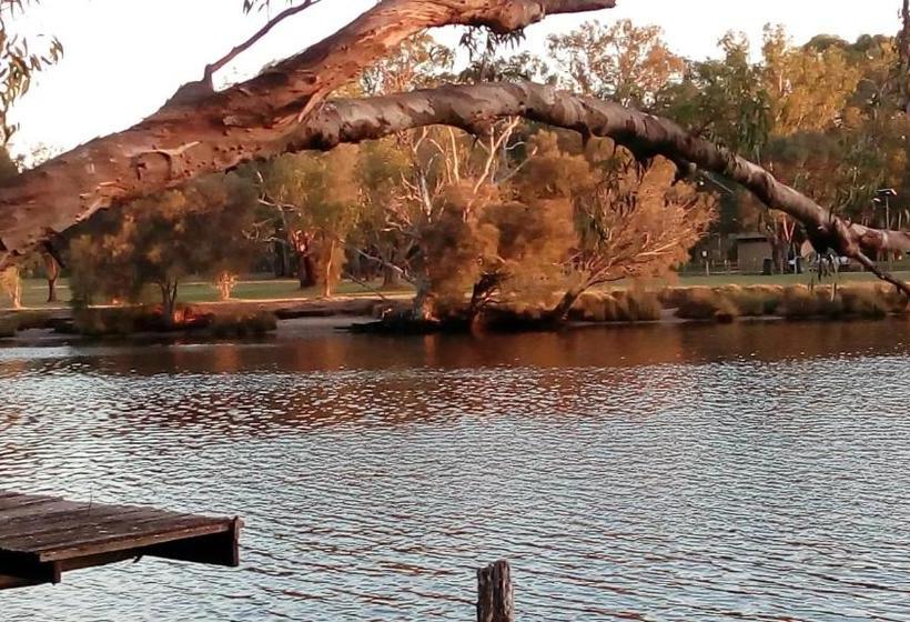 Ascot On Swan Bed & Breakfast