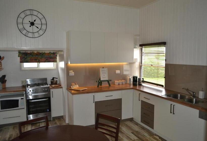 住宿加早餐  Cherry Blossom Cottage With Country Charm And Spa