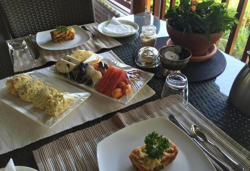 Daintree Manor B&b